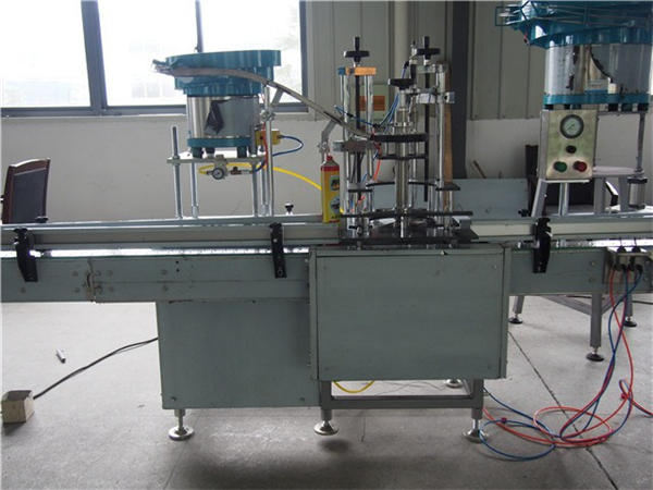 24 प्रमुख बोतल टॉयलेट पानी भरने की मशीन