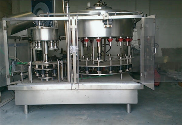 10-हेड नेगेटिव-प्रेशर परफ्यूम बॉटल फिलिंग मशीन