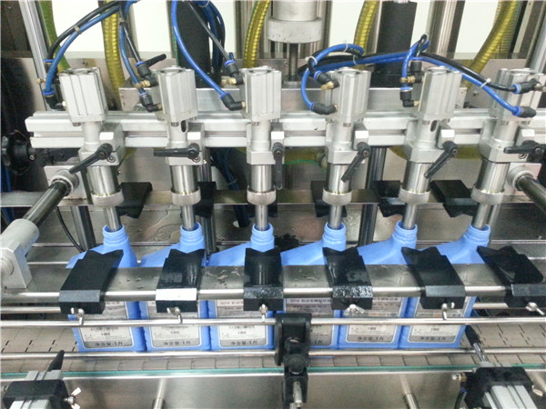 6-सिर स्वचालित इंजन तेल भरने की मशीन