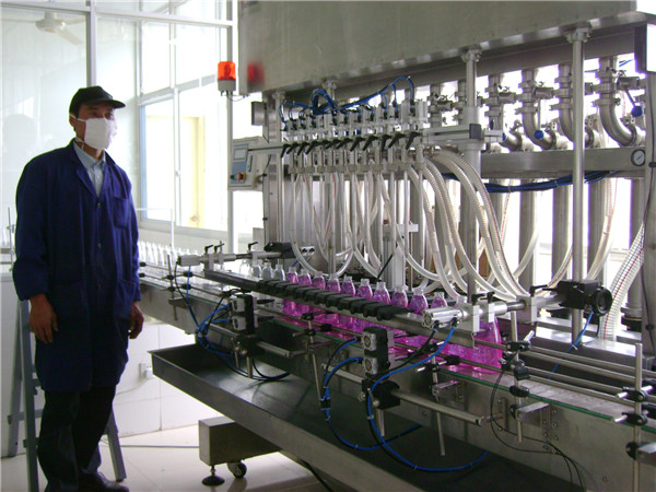 बोतल तरल भरने की मशीन